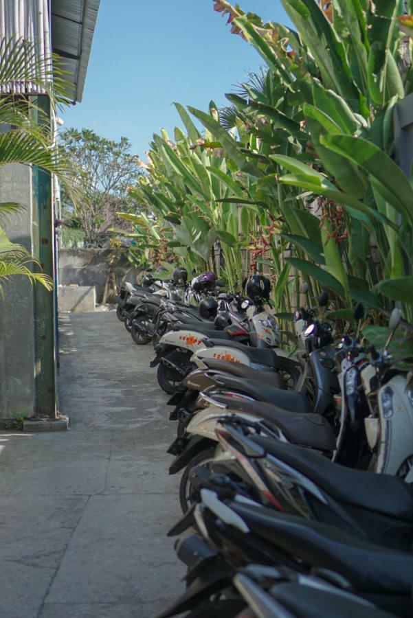Tropical Canggu Hostel Exterior foto